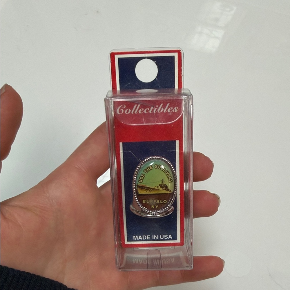 Collectibles Souvenir Thimble Buffalo NY Pin